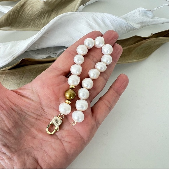 White Green Baroque Pearl Gold Micro Pave Clasp Bracelet. - Picture 5 of 5